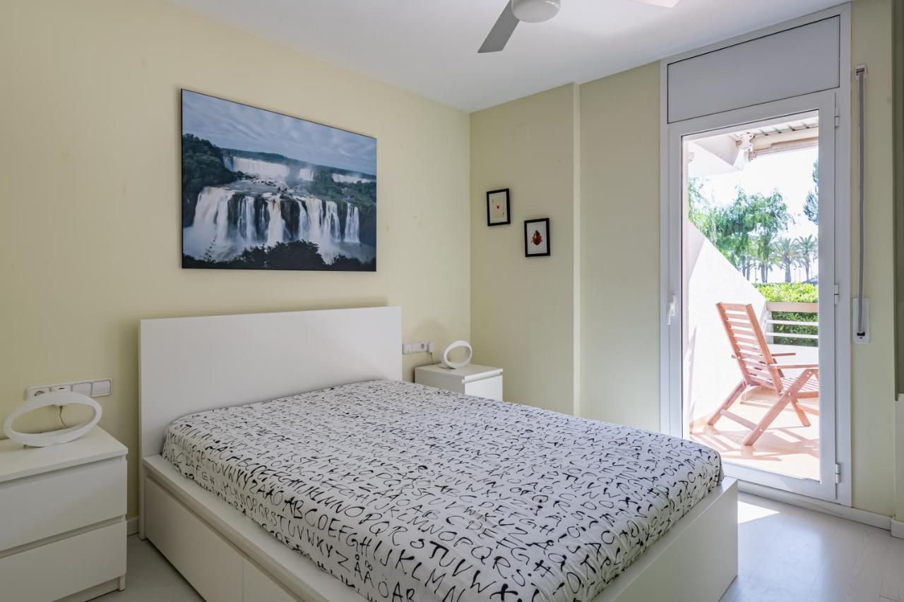 Apartamento Bahia Blanca Виланова-и-ла-Желтру Екстериор снимка